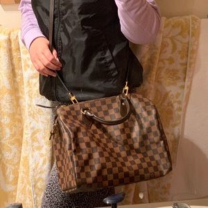 SOLD!!!Speedy 30,strap not included.!!!